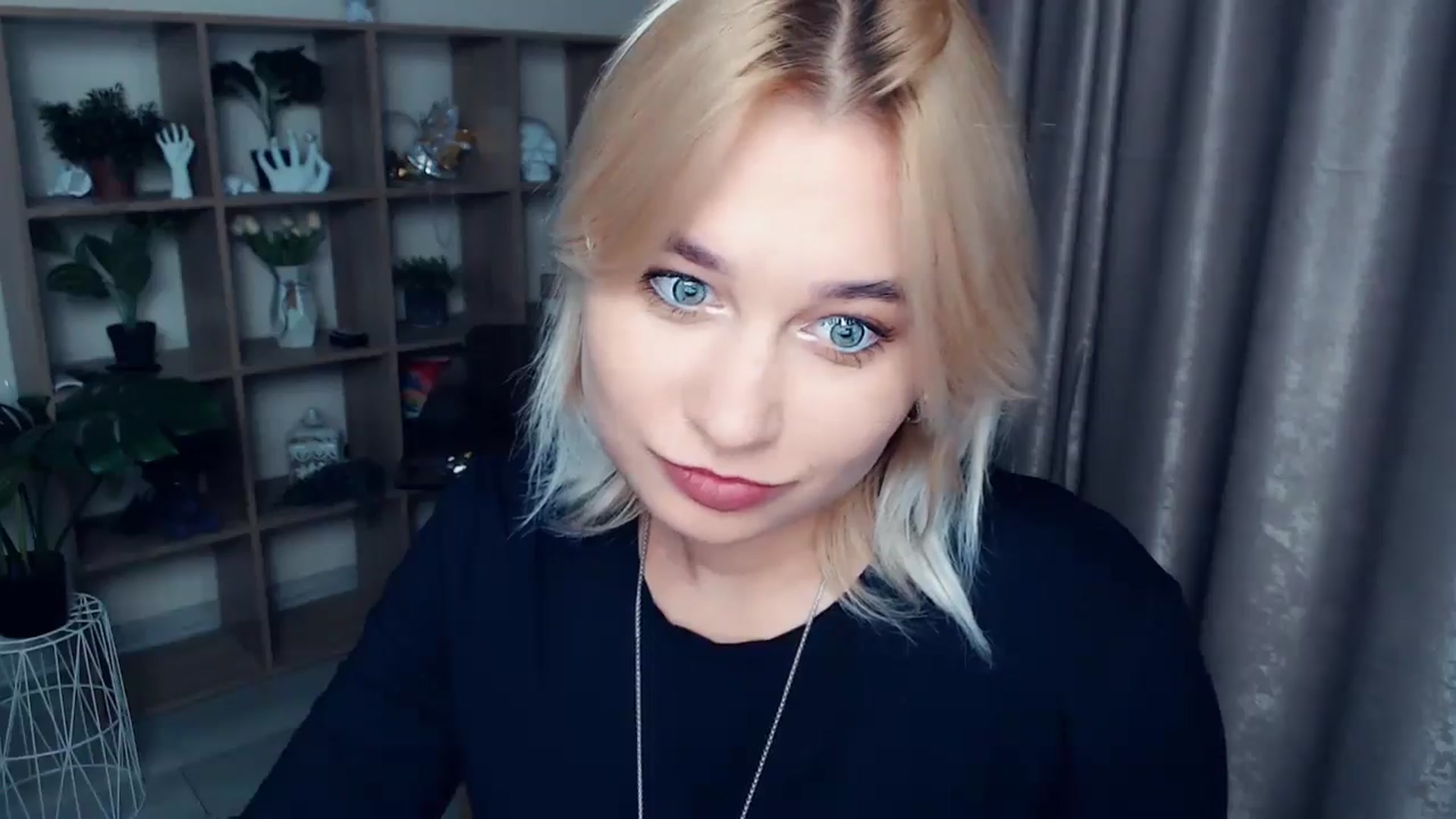 Gallery image thumbnail from Kukla_kolduna's myfreecams stream on, 11/03/2024, 16:55 image 10 of 20