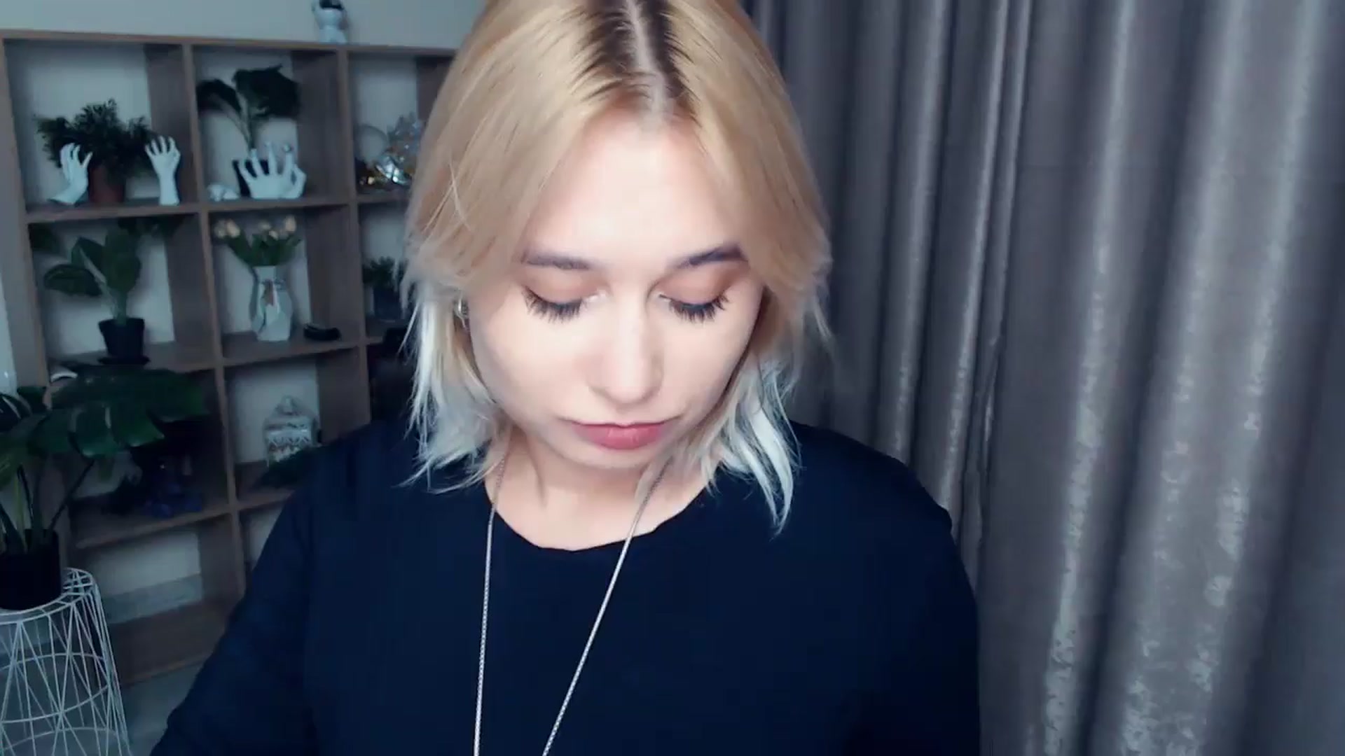 Gallery image thumbnail from Kukla_kolduna's myfreecams stream on, 11/03/2024, 19:24 image 1 of 20