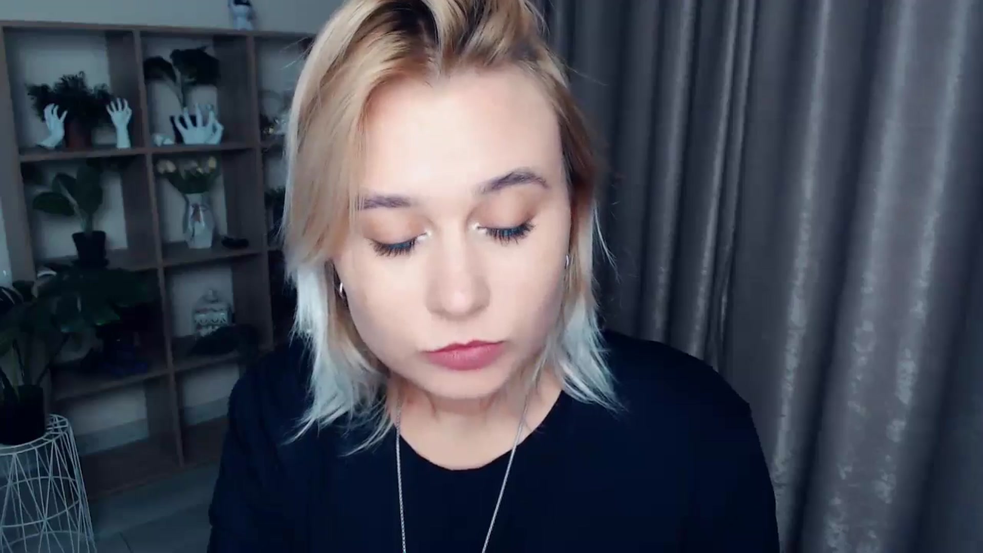 Gallery image thumbnail from Kukla_kolduna's myfreecams stream on, 11/03/2024, 19:24 image 3 of 20