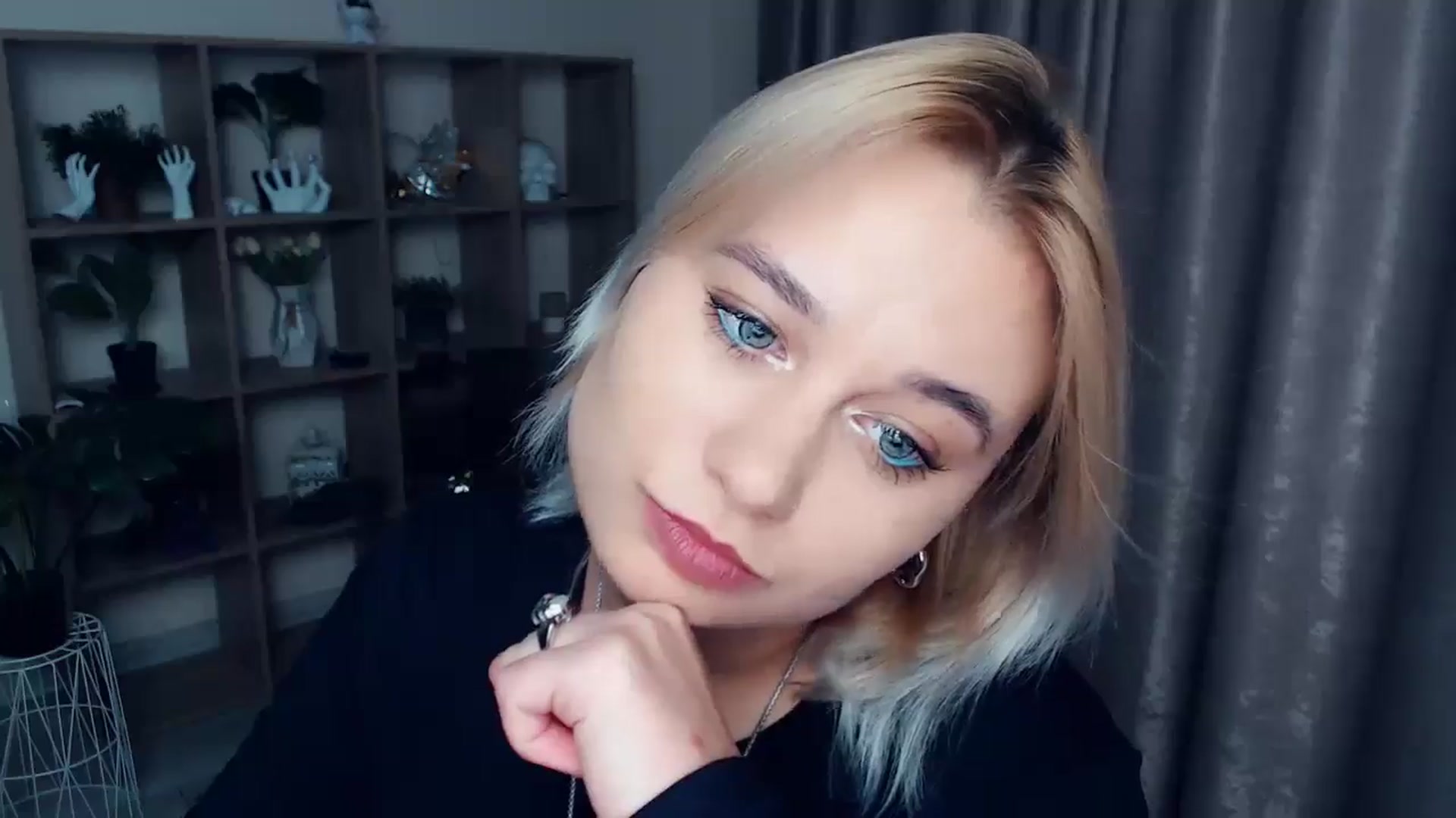 Gallery image thumbnail from Kukla_kolduna's myfreecams stream on, 11/03/2024, 19:24 image 11 of 20