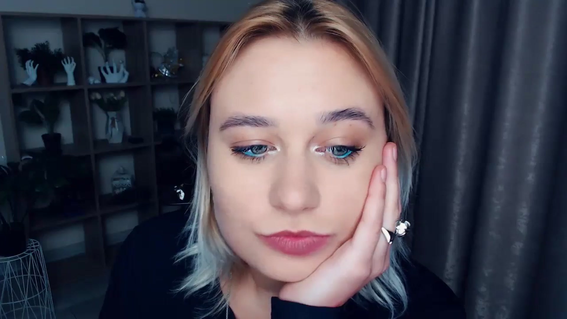 Gallery image thumbnail from Kukla_kolduna's myfreecams stream on, 11/03/2024, 19:24 image 4 of 20