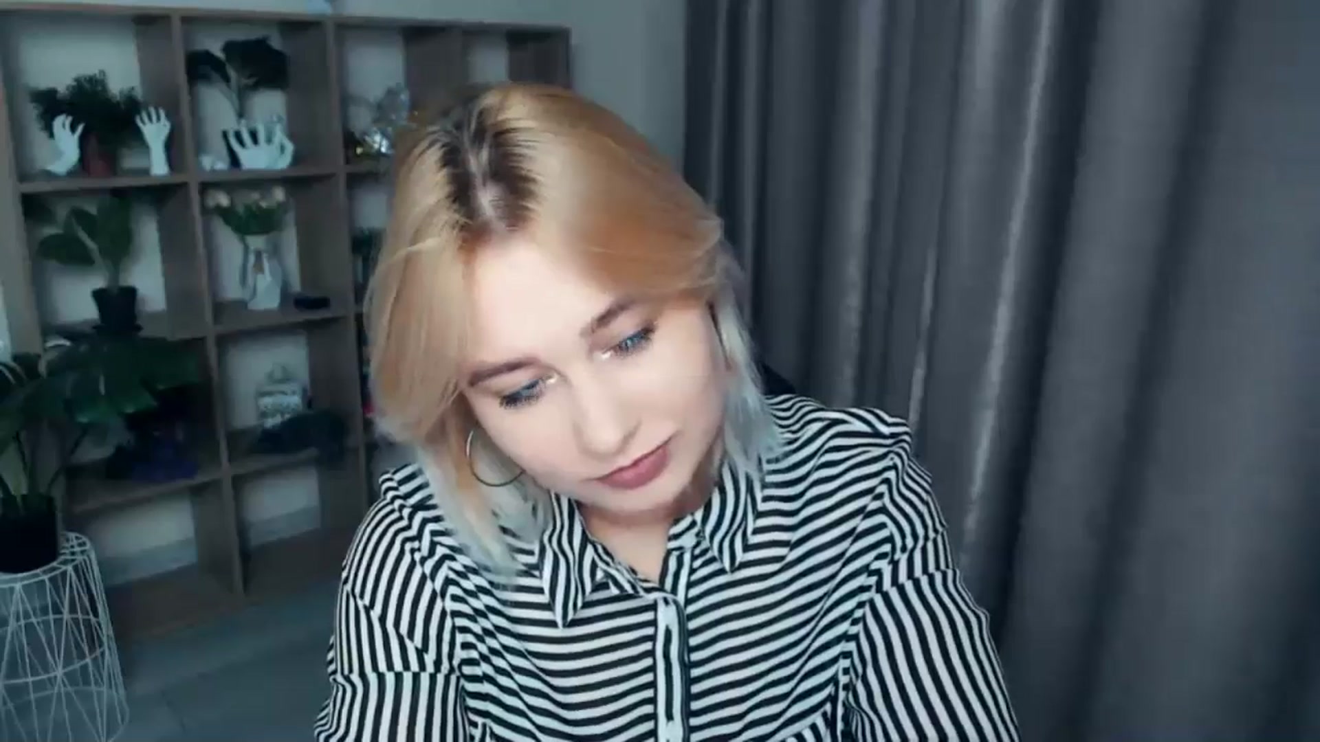 Gallery image thumbnail from Kukla_kolduna's myfreecams stream on, 11/04/2024, 16:11 image 11 of 20