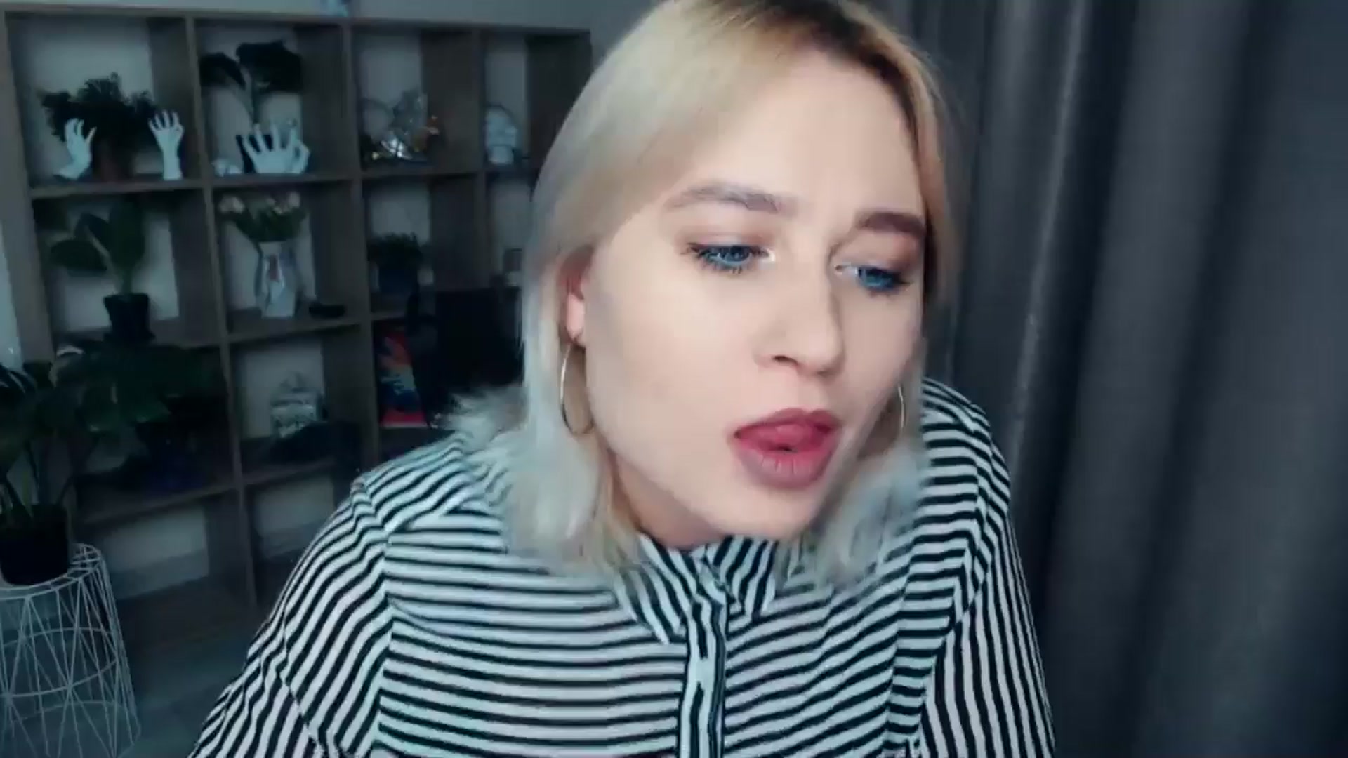 Gallery image thumbnail from Kukla_kolduna's myfreecams stream on, 11/04/2024, 16:11 image 4 of 20