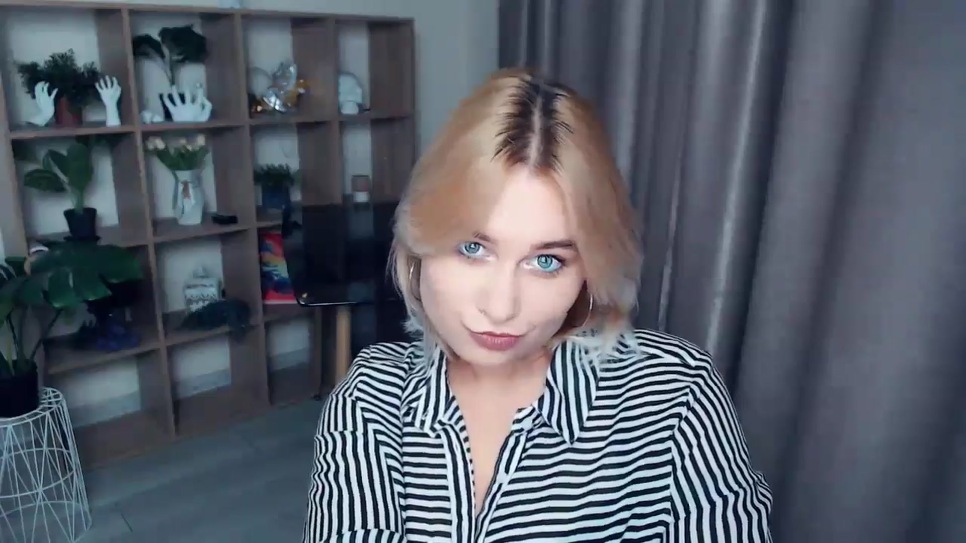 Gallery image thumbnail from Kukla_kolduna's myfreecams stream on, 11/04/2024, 16:11 image 16 of 20