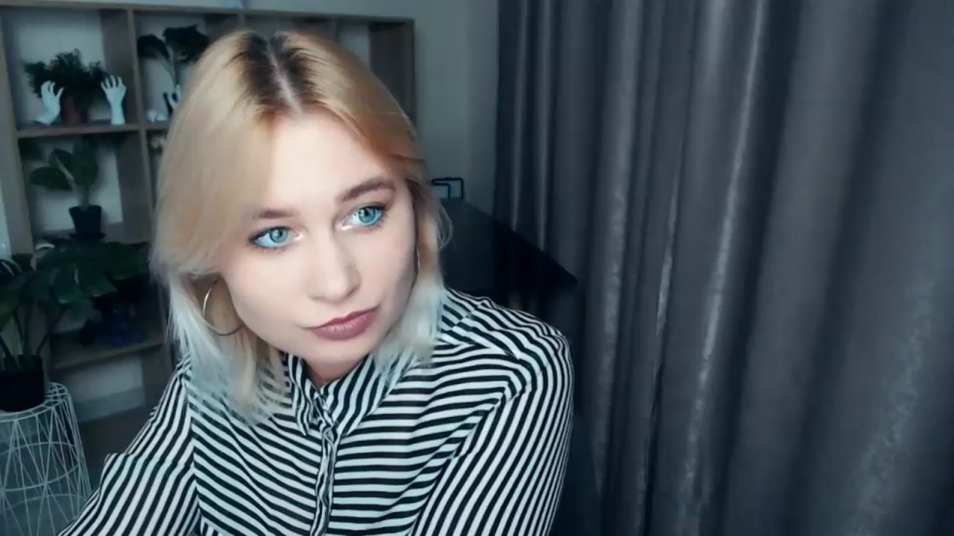 Gallery image thumbnail from Kukla_kolduna's myfreecams stream on, 11/04/2024, 16:11 image 1 of 20