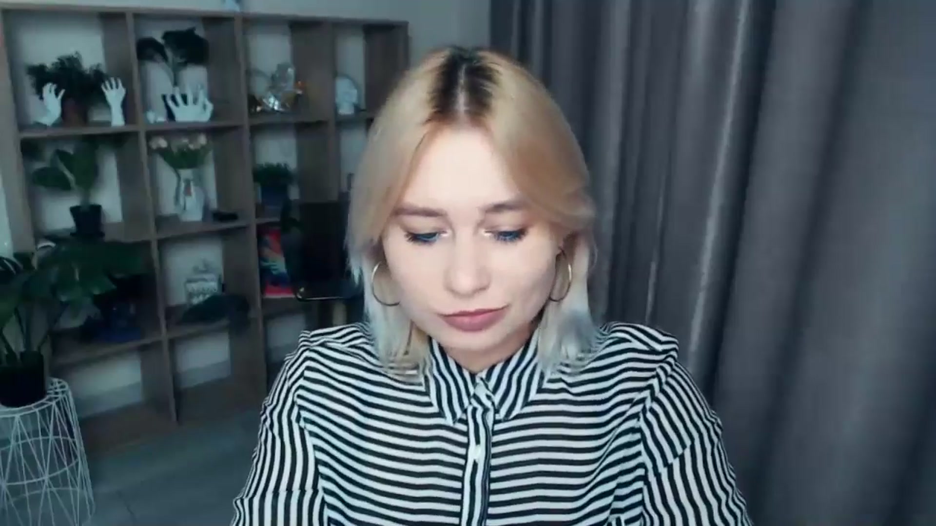 Gallery image thumbnail from Kukla_kolduna's myfreecams stream on, 11/04/2024, 16:11 image 2 of 20