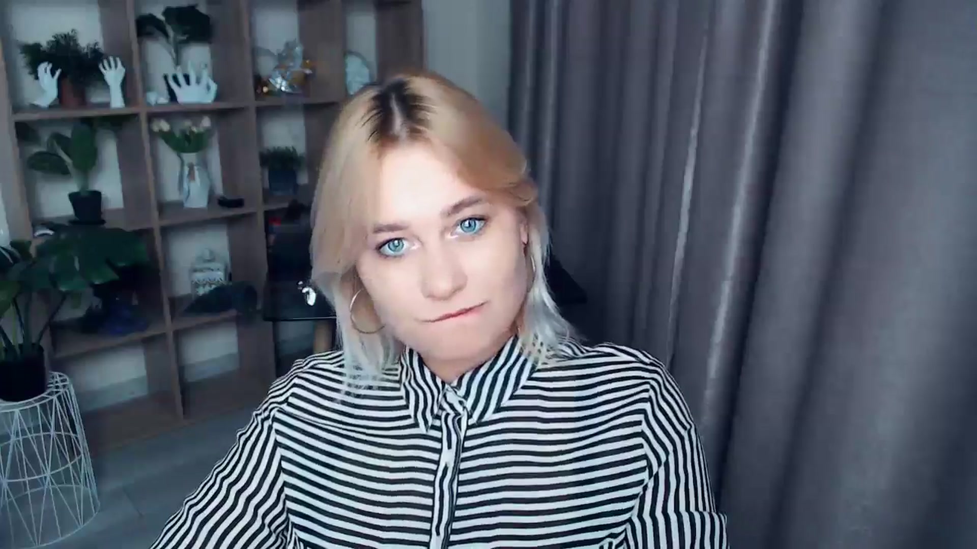 Gallery image thumbnail from Kukla_kolduna's myfreecams stream on, 11/04/2024, 18:02 image 10 of 20