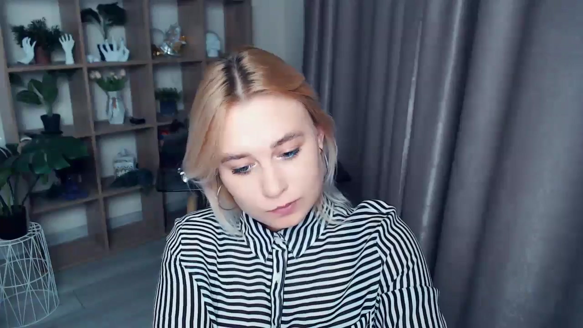 Gallery image thumbnail from Kukla_kolduna's myfreecams stream on, 11/04/2024, 18:02 image 16 of 20