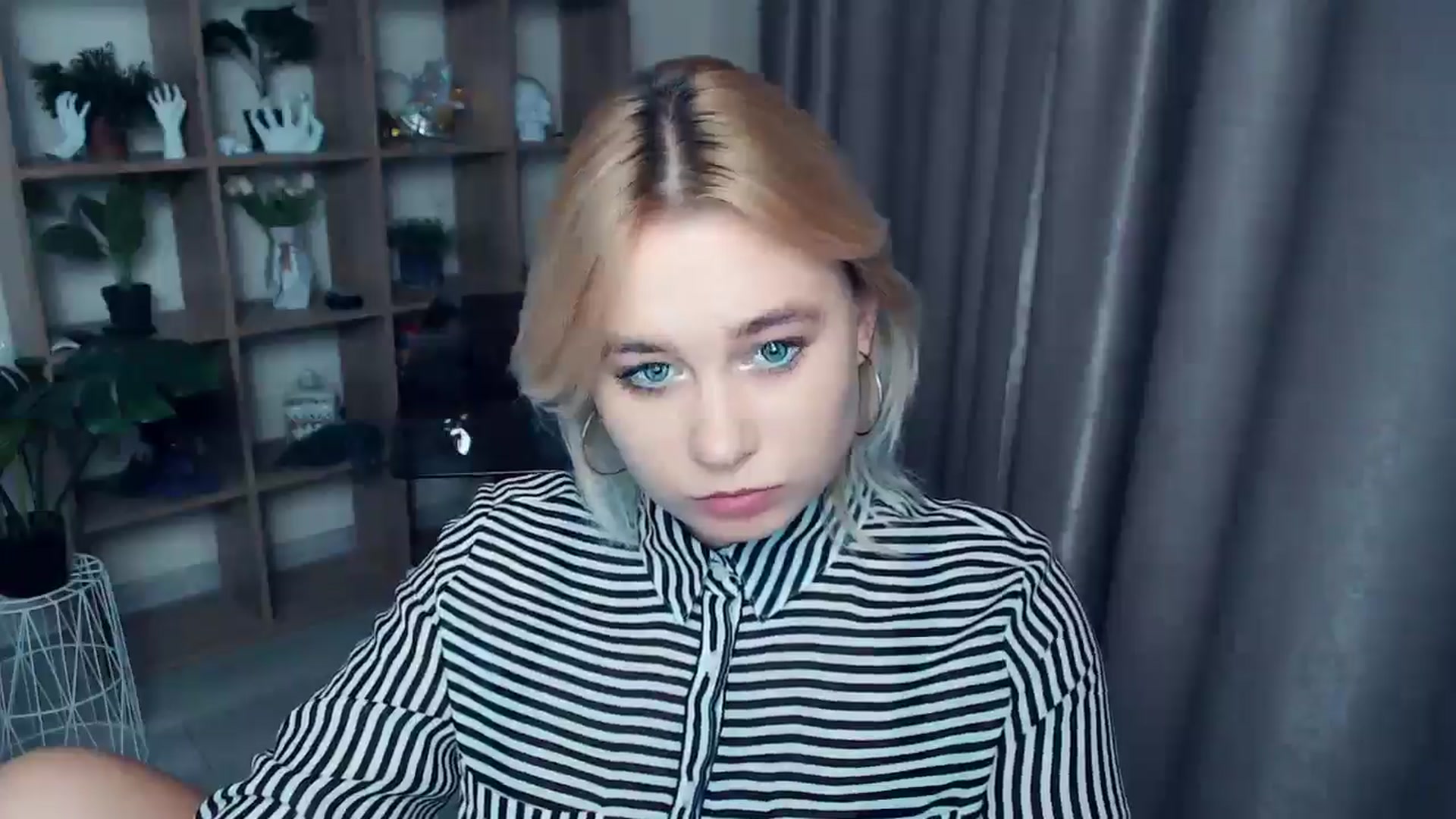 Gallery image thumbnail from Kukla_kolduna's myfreecams stream on, 11/04/2024, 18:02 image 17 of 20