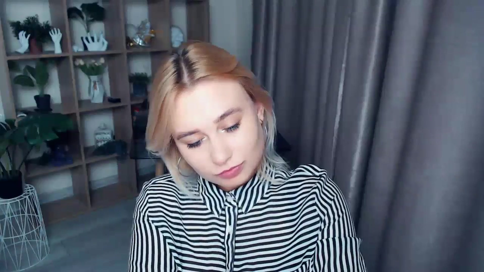 Gallery image thumbnail from Kukla_kolduna's myfreecams stream on, 11/04/2024, 18:02 image 15 of 20