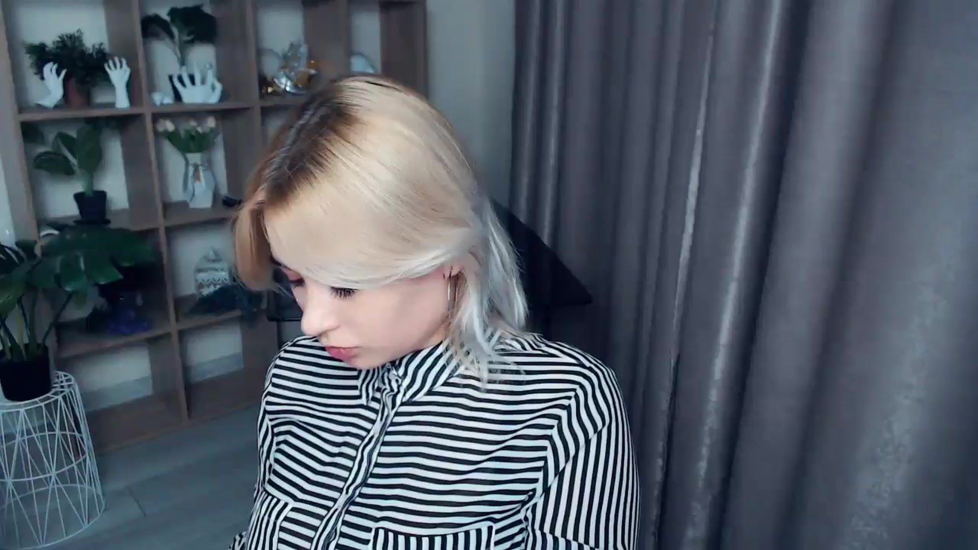 Gallery image thumbnail from Kukla_kolduna's myfreecams stream on, 11/04/2024, 18:02 image 5 of 20