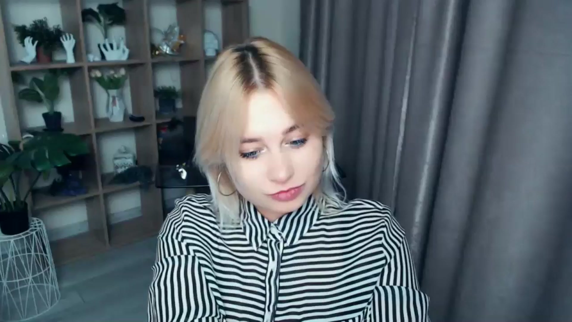 Gallery image thumbnail from Kukla_kolduna's myfreecams stream on, 11/04/2024, 18:02 image 1 of 20