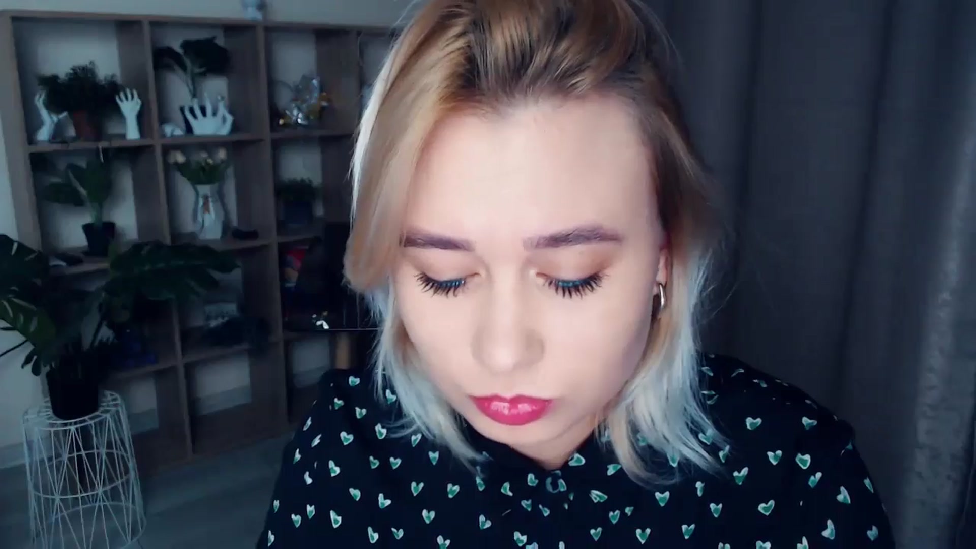 Gallery image thumbnail from Kukla_kolduna's myfreecams stream on, 11/07/2024, 17:33 image 12 of 20