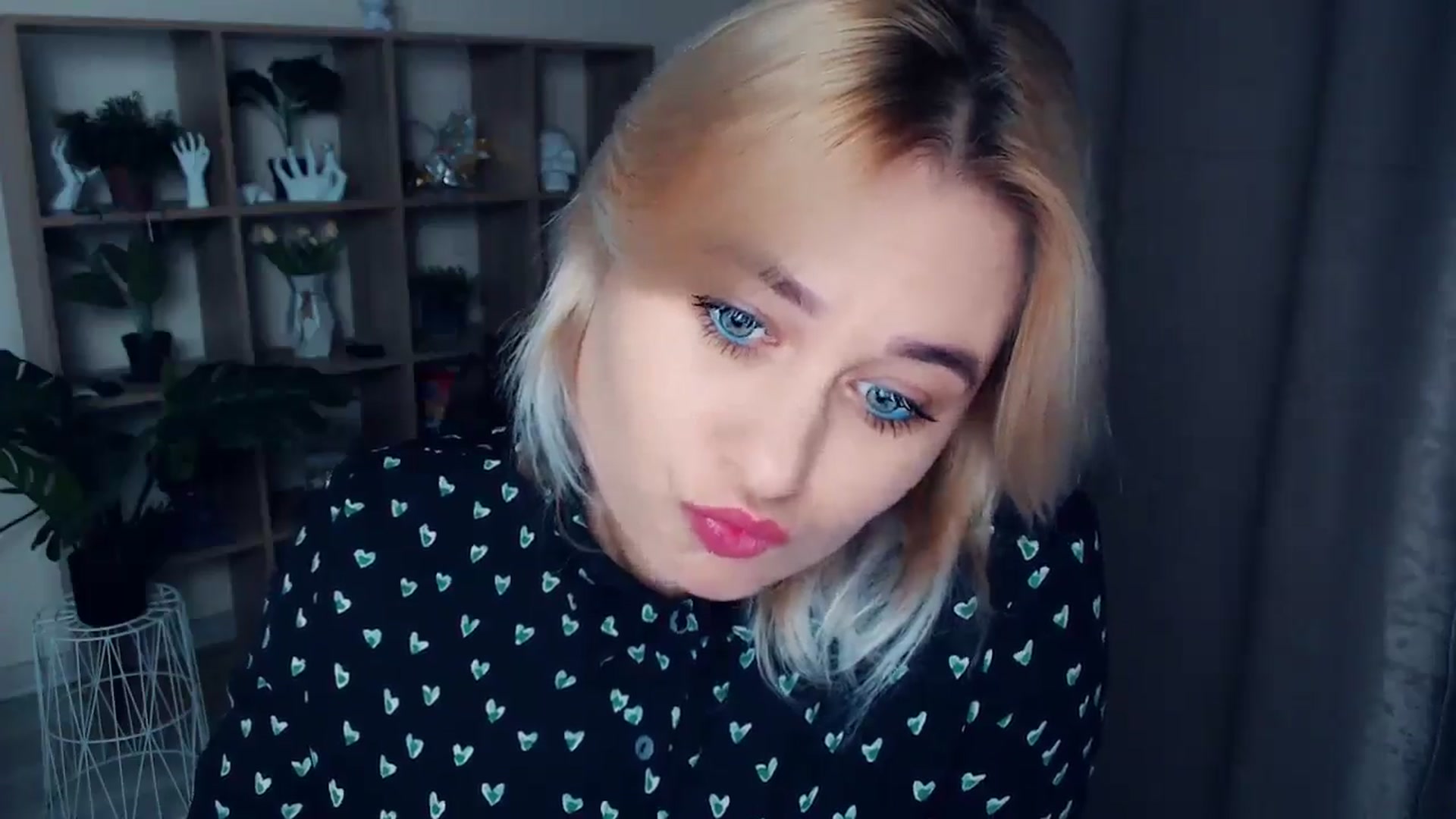 Gallery image thumbnail from Kukla_kolduna's myfreecams stream on, 11/07/2024, 17:33 image 17 of 20