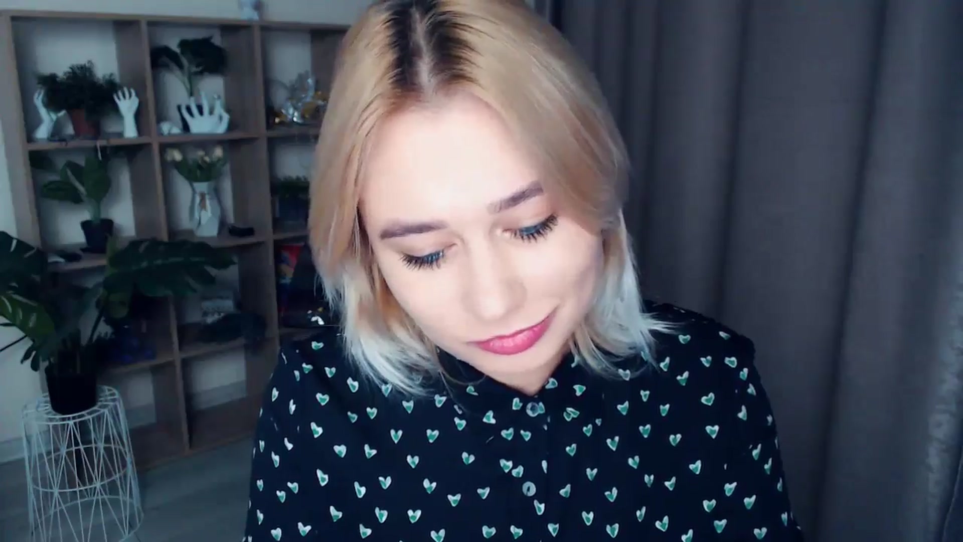 Gallery image thumbnail from Kukla_kolduna's myfreecams stream on, 11/07/2024, 17:33 image 18 of 20