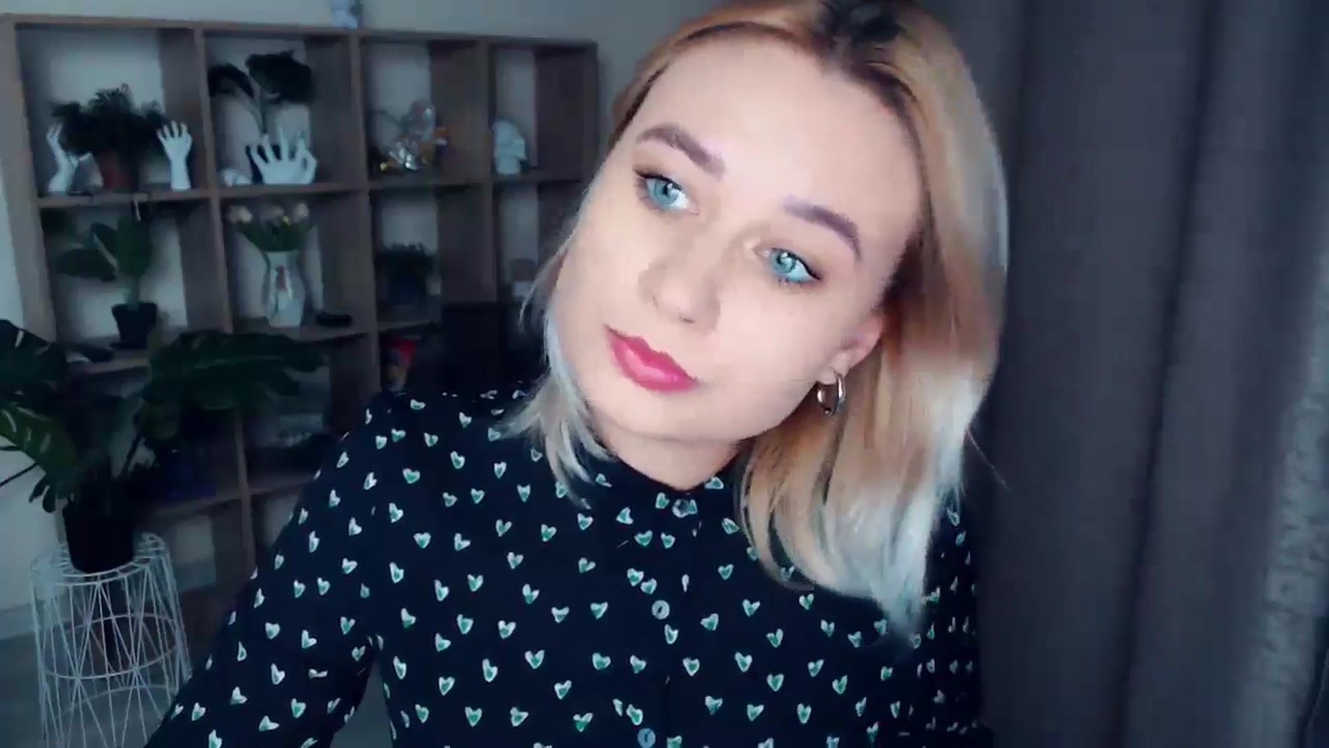 Gallery image thumbnail from Kukla_kolduna's myfreecams stream on, 11/07/2024, 17:33 image 16 of 20