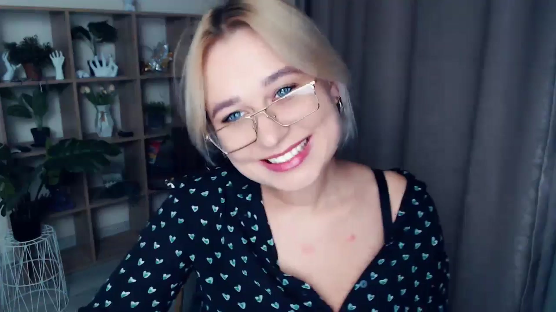 Gallery image thumbnail from Kukla_kolduna's myfreecams stream on, 11/07/2024, 18:35 image 6 of 20