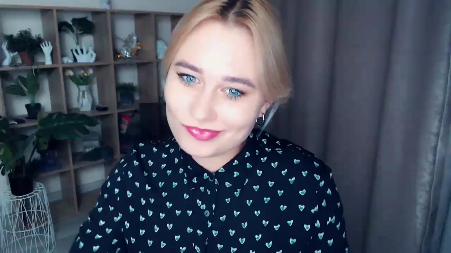 Gallery image thumbnail from Kukla_kolduna's myfreecams stream on, 11/07/2024, 18:35 image 14 of 20