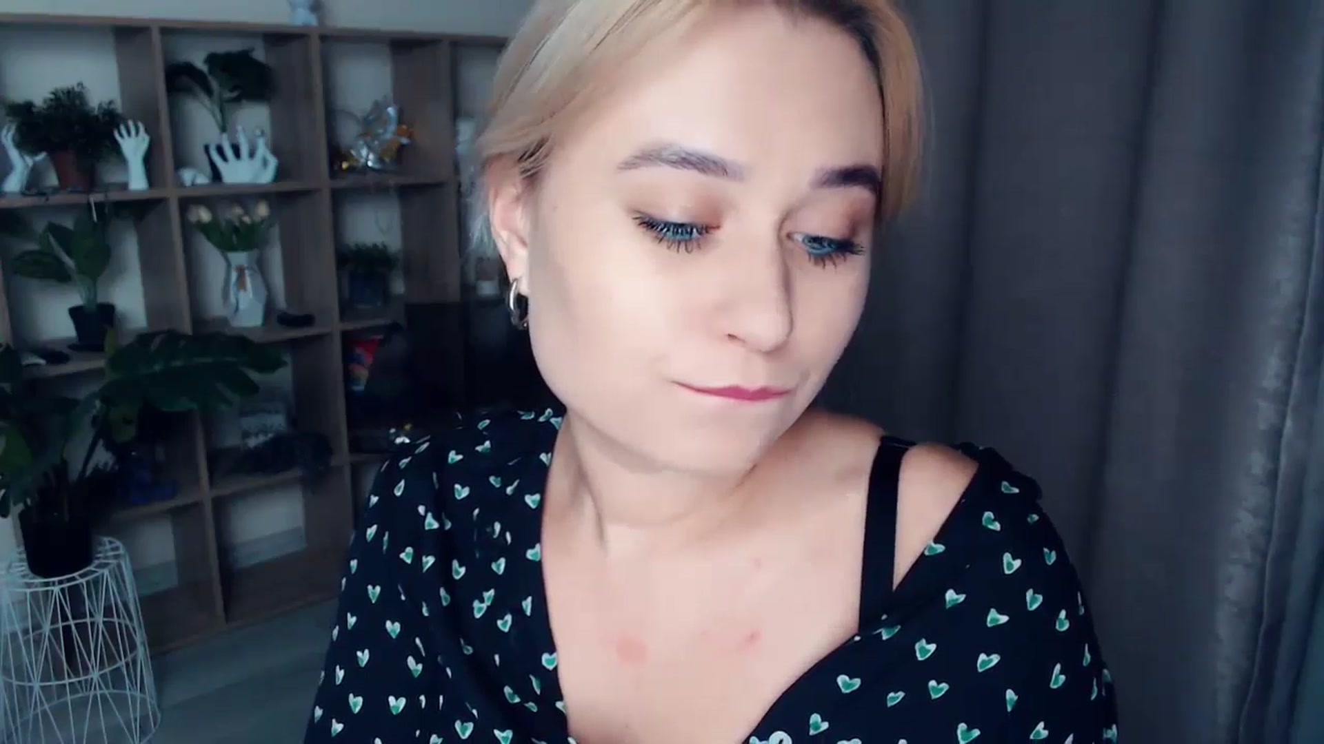 Gallery image thumbnail from Kukla_kolduna's myfreecams stream on, 11/07/2024, 18:35 image 2 of 20