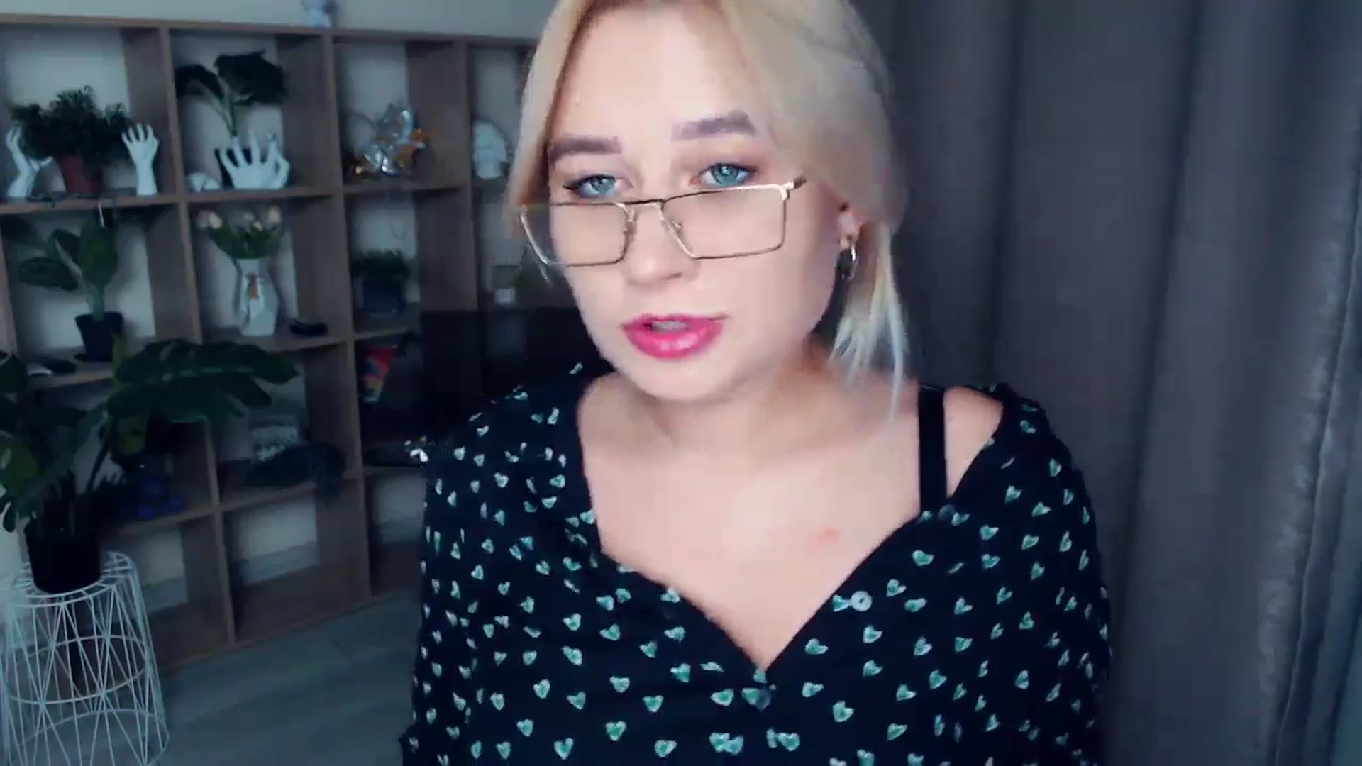 Gallery image thumbnail from Kukla_kolduna's myfreecams stream on, 11/07/2024, 18:35 image 12 of 20