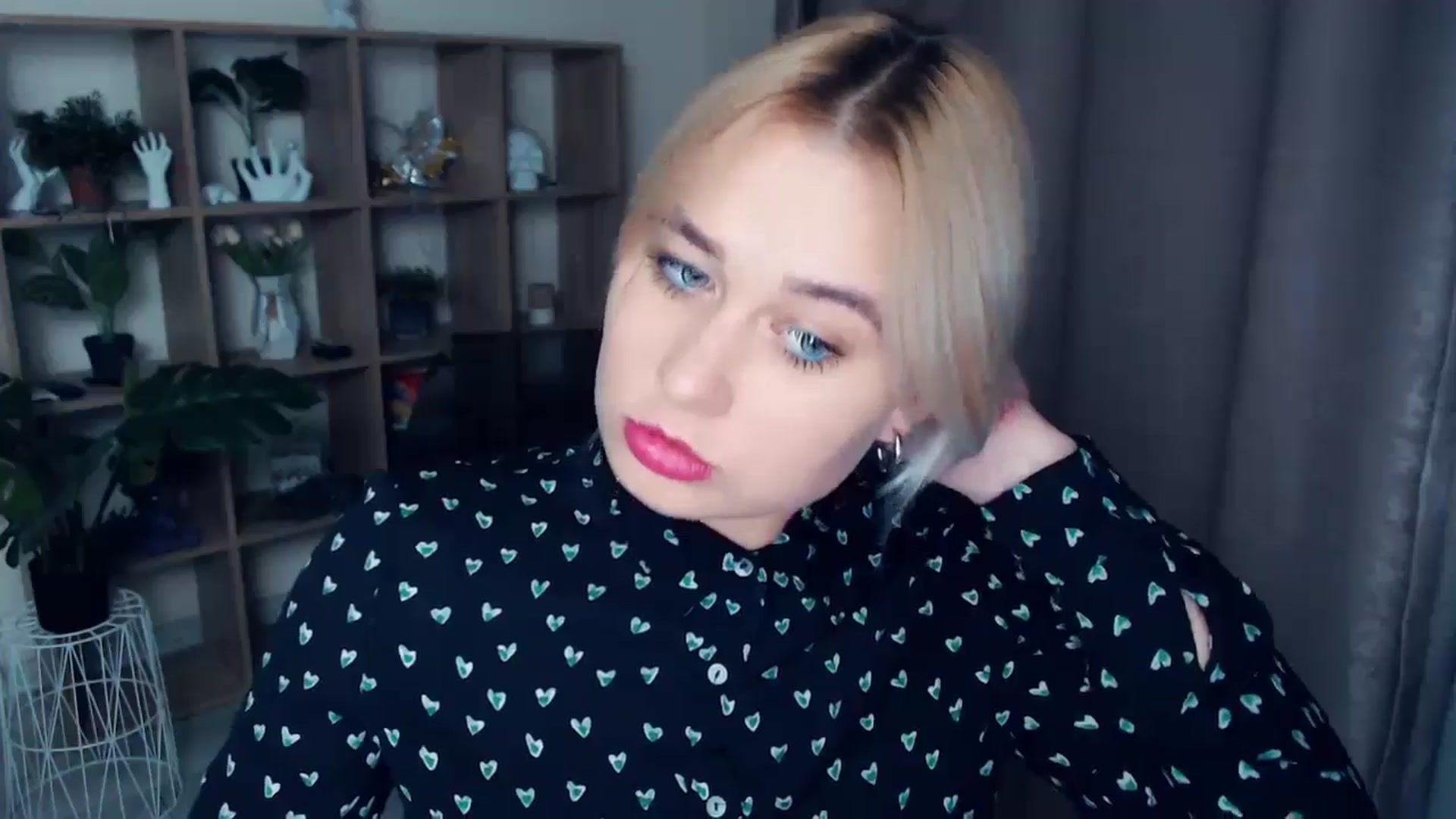 Gallery image thumbnail from Kukla_kolduna's myfreecams stream on, 11/07/2024, 18:35 image 18 of 20