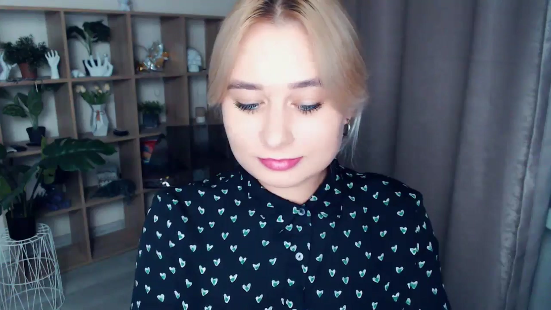 Gallery image thumbnail from Kukla_kolduna's myfreecams stream on, 11/07/2024, 19:08 image 15 of 20