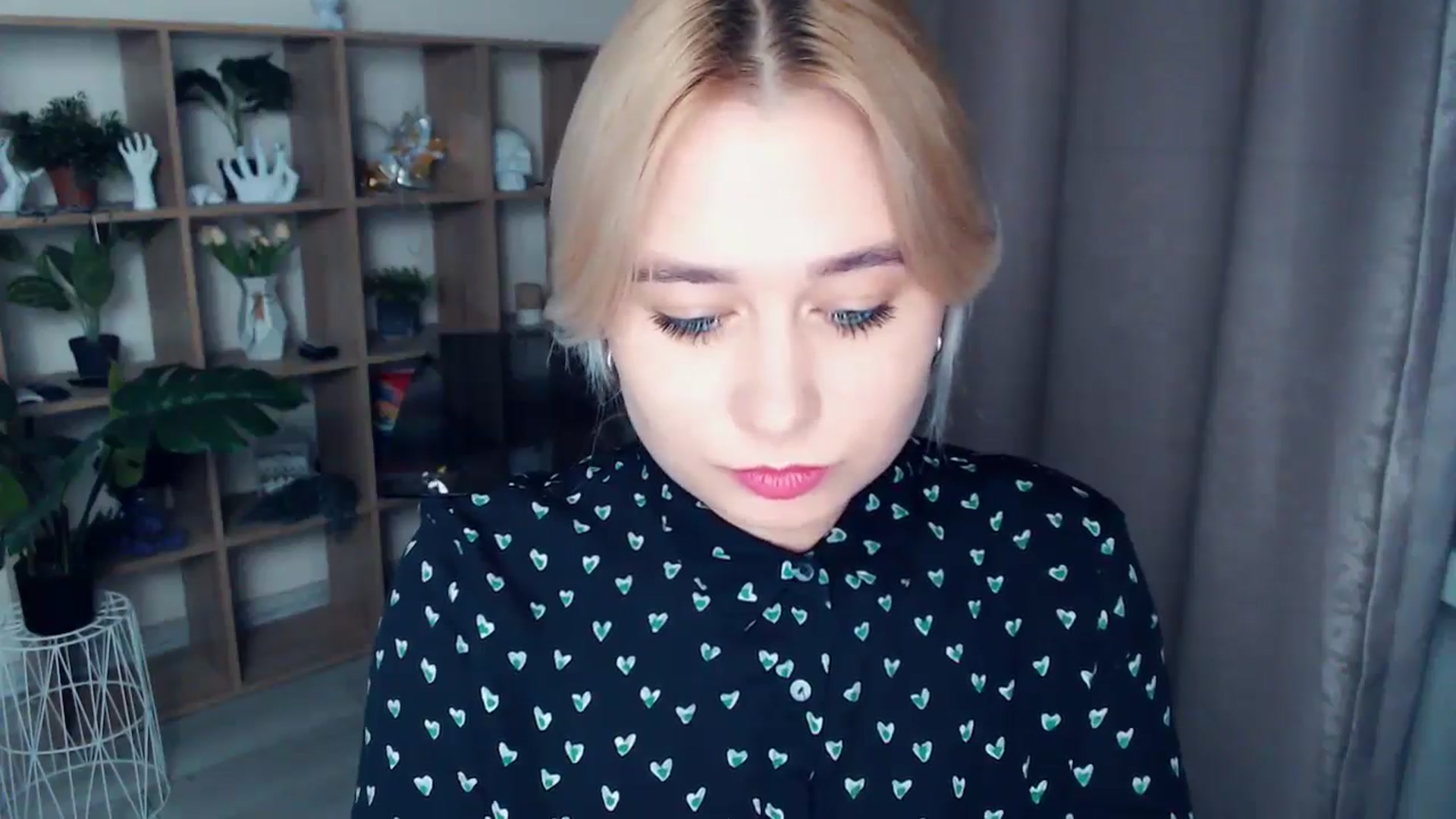 Gallery image thumbnail from Kukla_kolduna's myfreecams stream on, 11/07/2024, 19:08 image 19 of 20