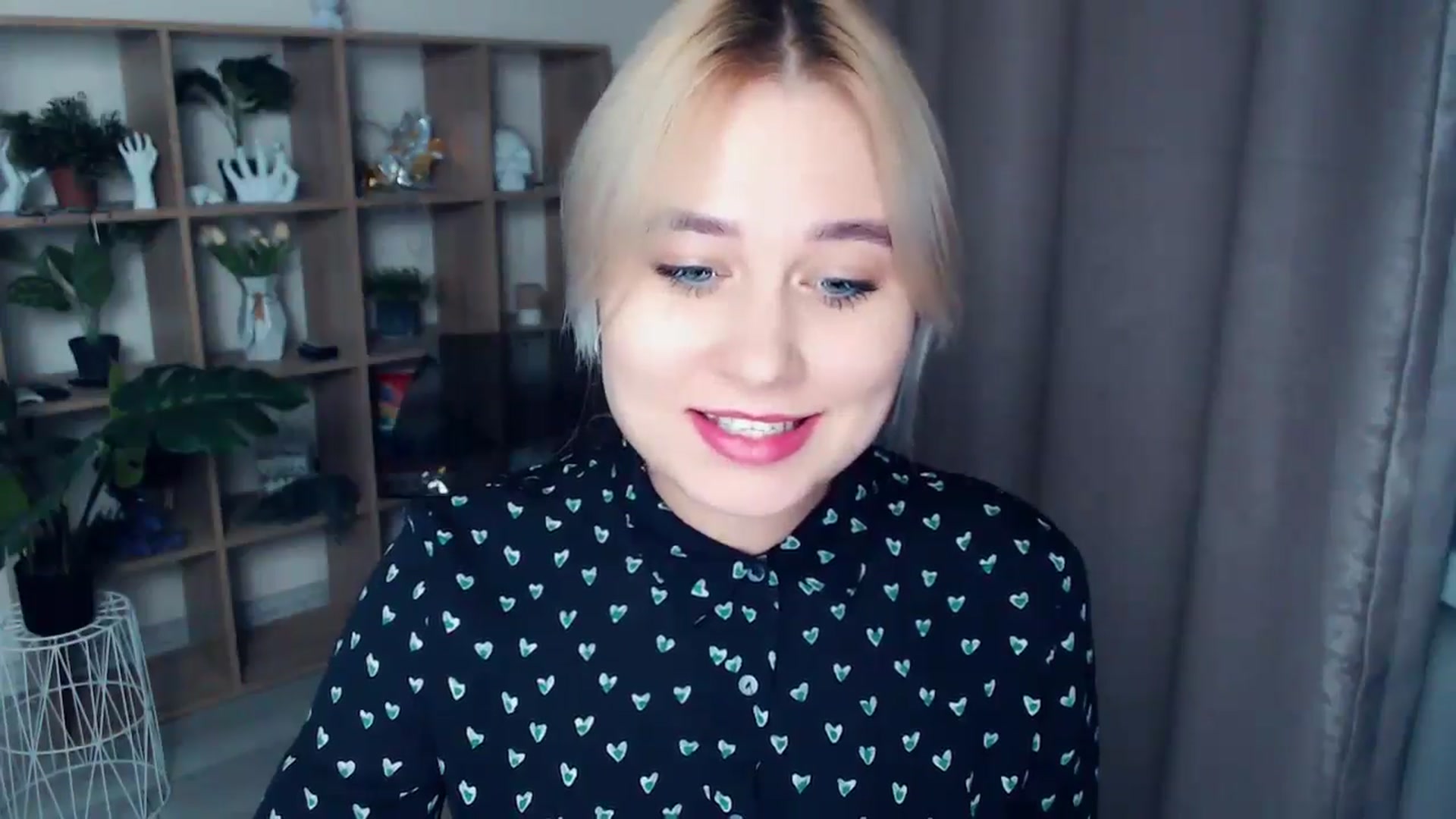 Gallery image thumbnail from Kukla_kolduna's myfreecams stream on, 11/07/2024, 19:08 image 16 of 20