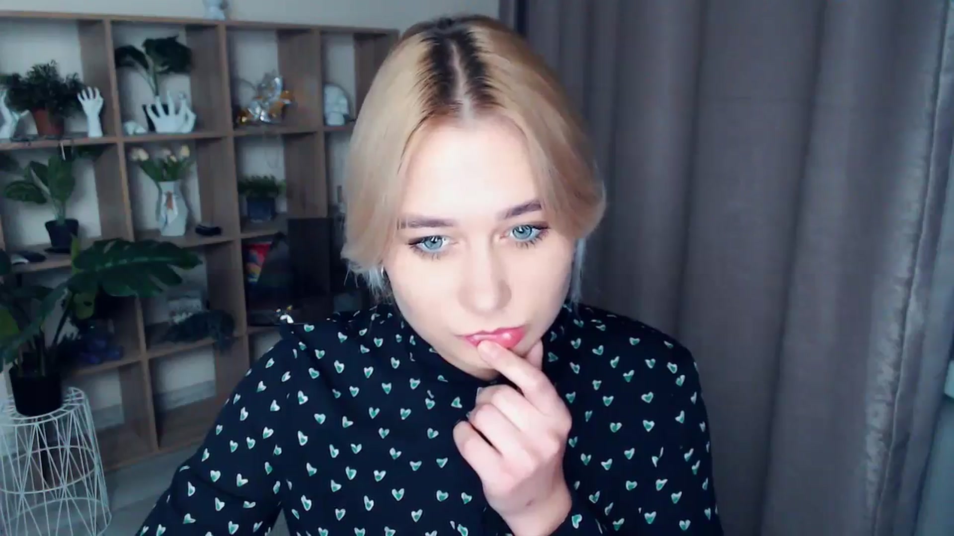 Gallery image thumbnail from Kukla_kolduna's myfreecams stream on, 11/07/2024, 19:08 image 20 of 20