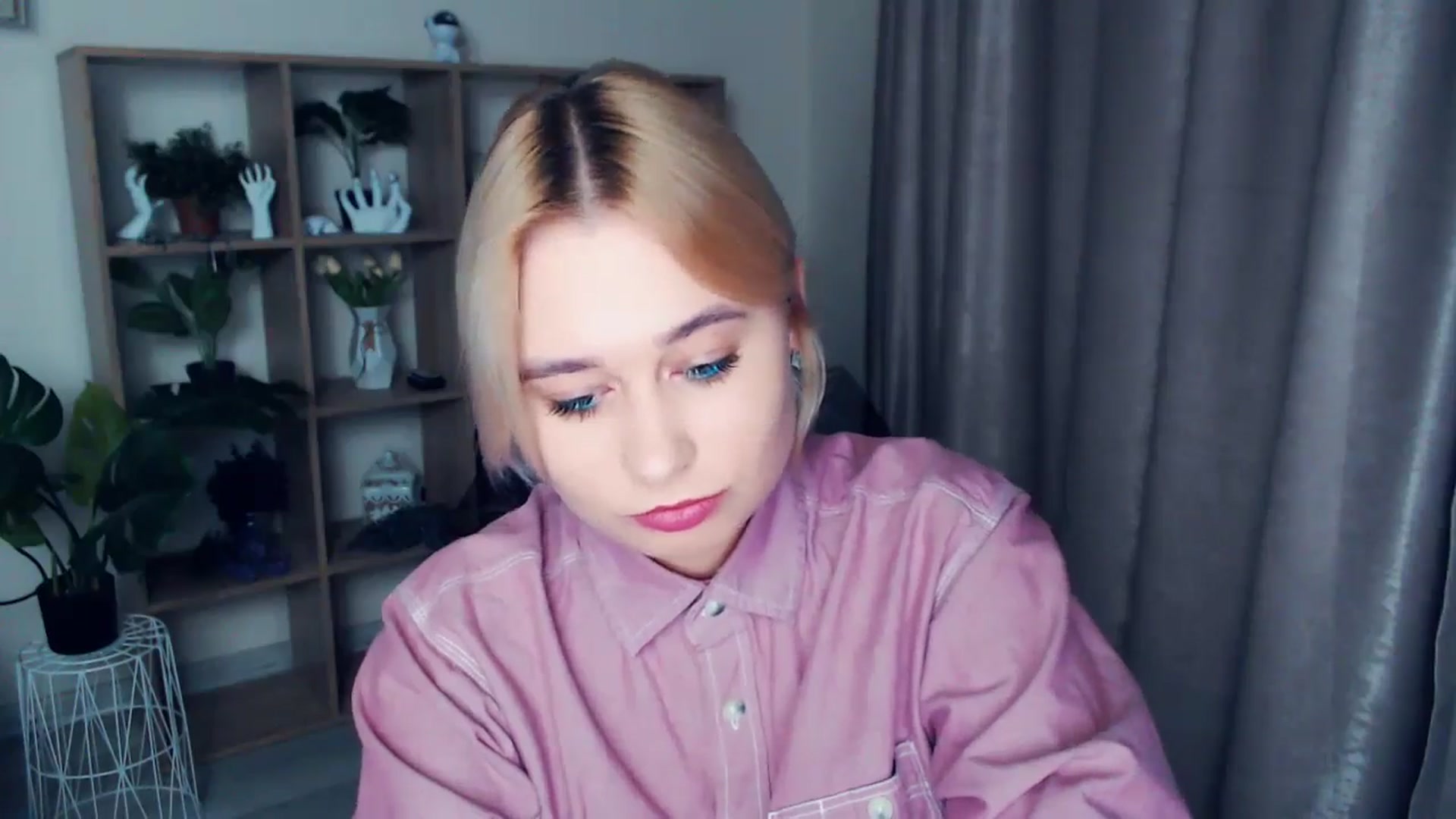 Gallery image thumbnail from Kukla_kolduna's myfreecams stream on, 11/08/2024, 16:09 image 18 of 20