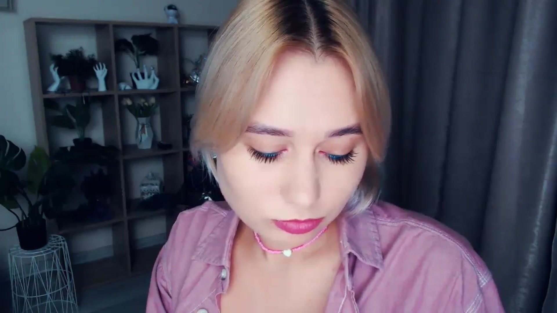 Gallery image thumbnail from Kukla_kolduna's myfreecams stream on, 11/08/2024, 16:09 image 6 of 20