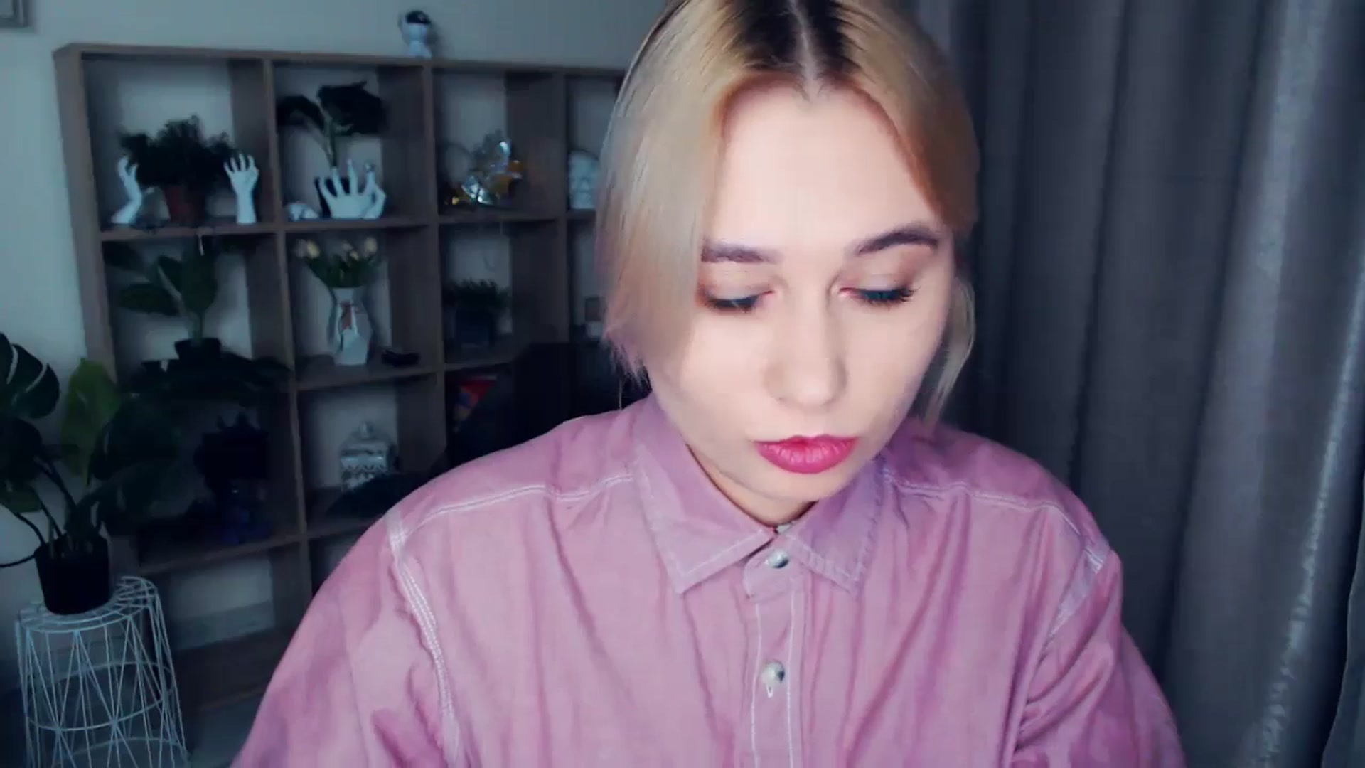 Gallery image thumbnail from Kukla_kolduna's myfreecams stream on, 11/08/2024, 16:09 image 17 of 20
