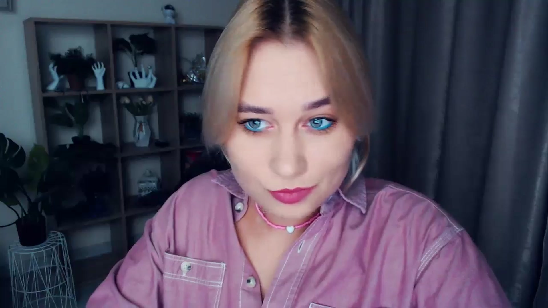 Gallery image thumbnail from Kukla_kolduna's myfreecams stream on, 11/08/2024, 16:09 image 4 of 20