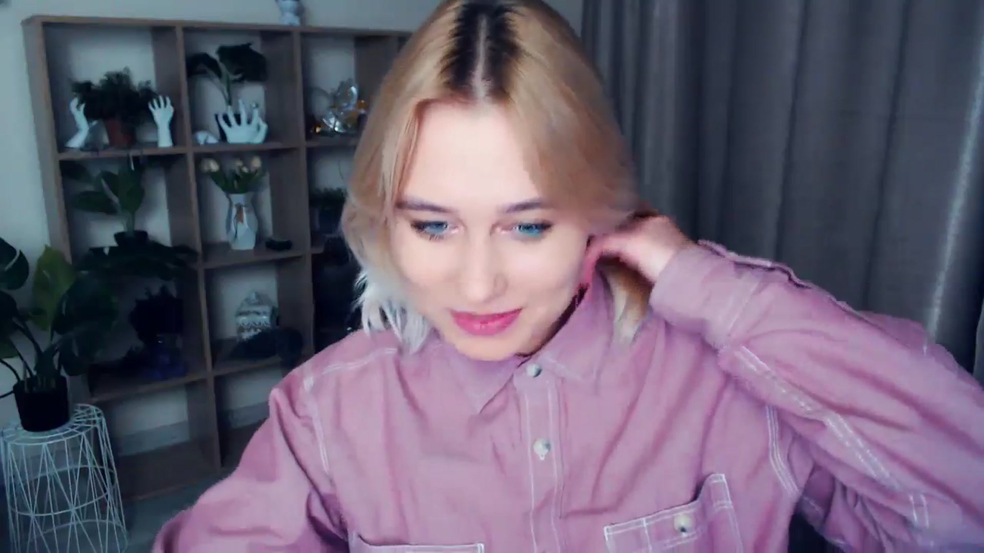 Gallery image thumbnail from Kukla_kolduna's myfreecams stream on, 11/08/2024, 18:42 image 6 of 20
