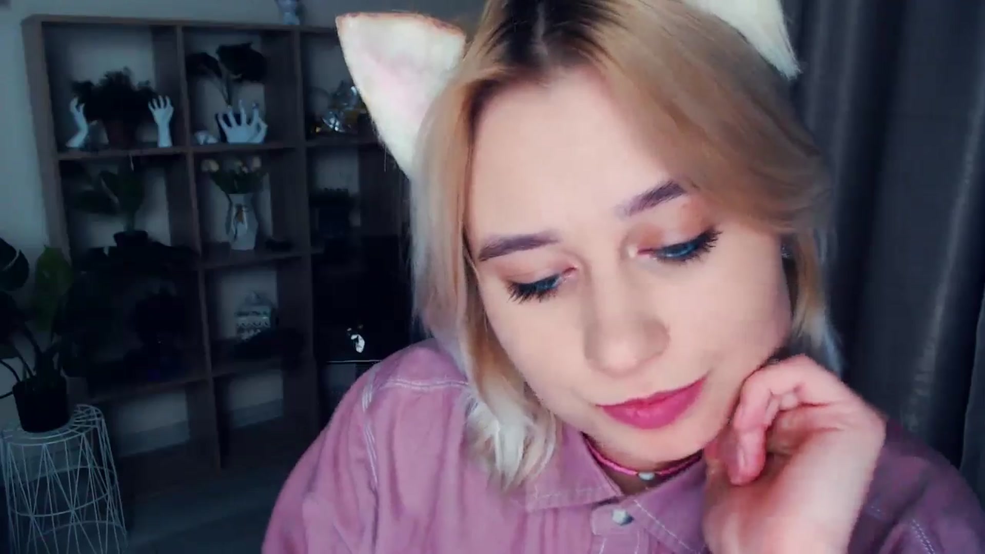 Gallery image thumbnail from Kukla_kolduna's myfreecams stream on, 11/08/2024, 18:42 image 12 of 20