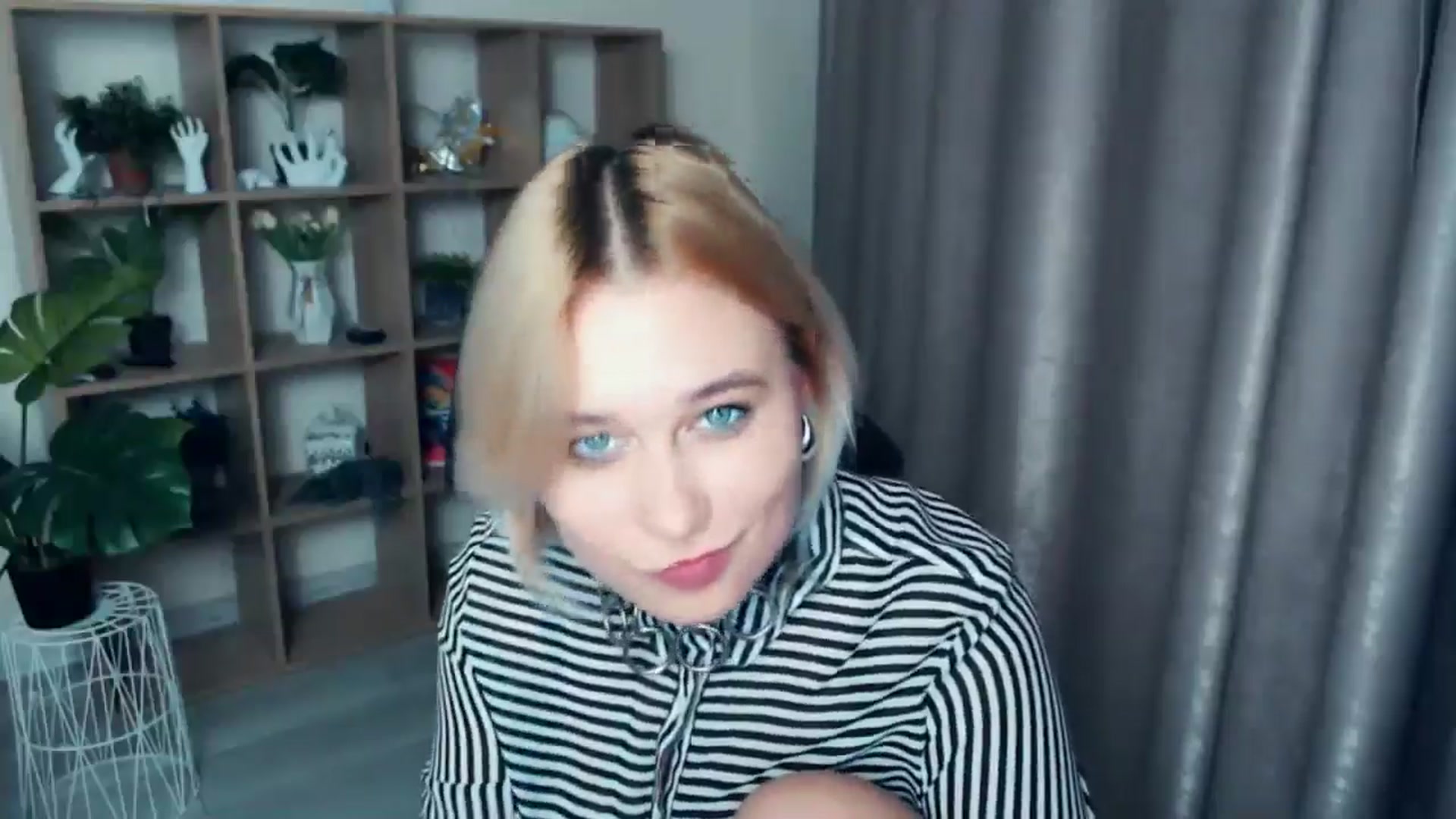 Gallery image thumbnail from Kukla_kolduna's myfreecams stream on, 11/09/2024, 16:58 image 15 of 20