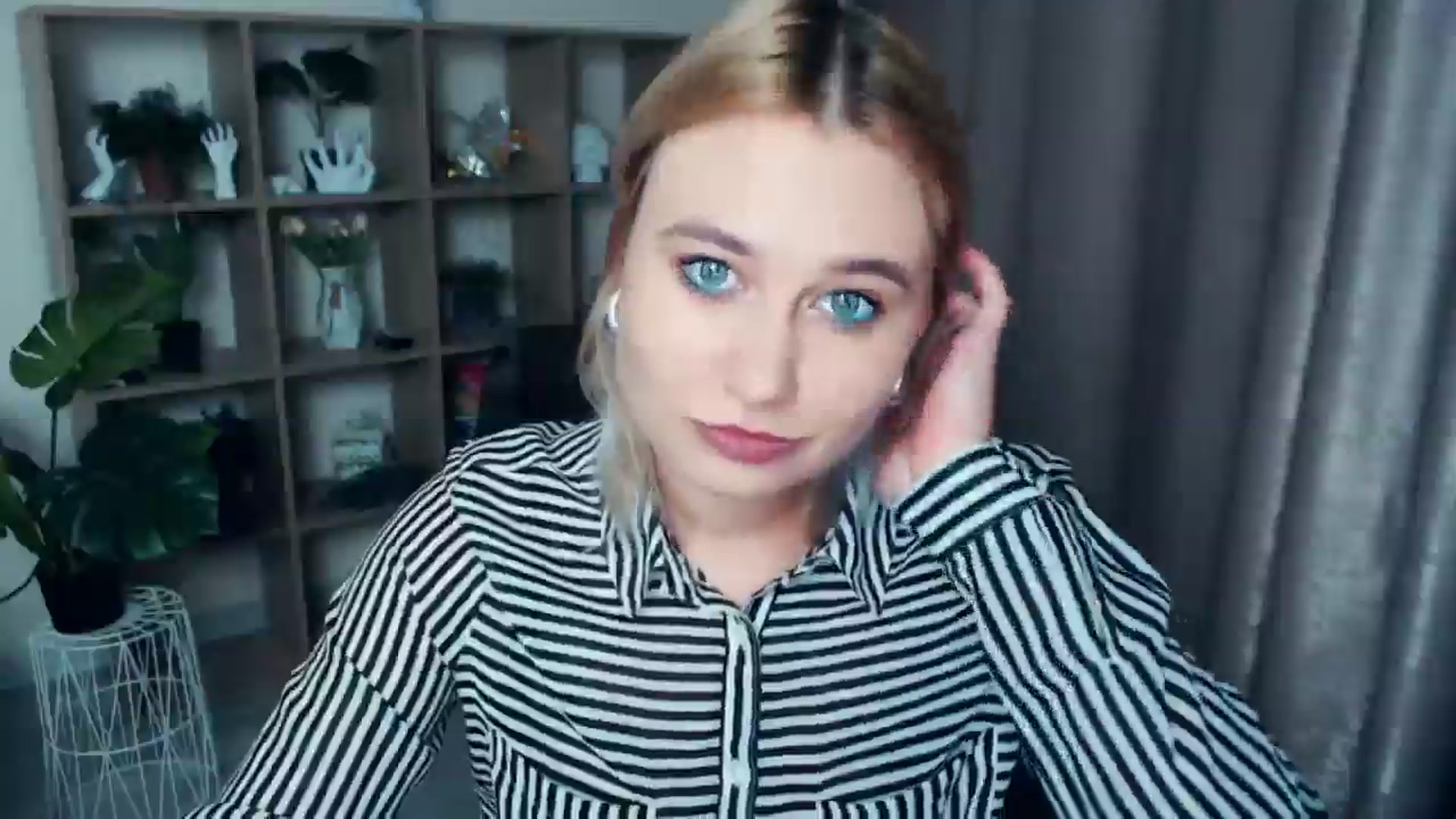 Gallery image thumbnail from Kukla_kolduna's myfreecams stream on, 11/09/2024, 16:58 image 3 of 20
