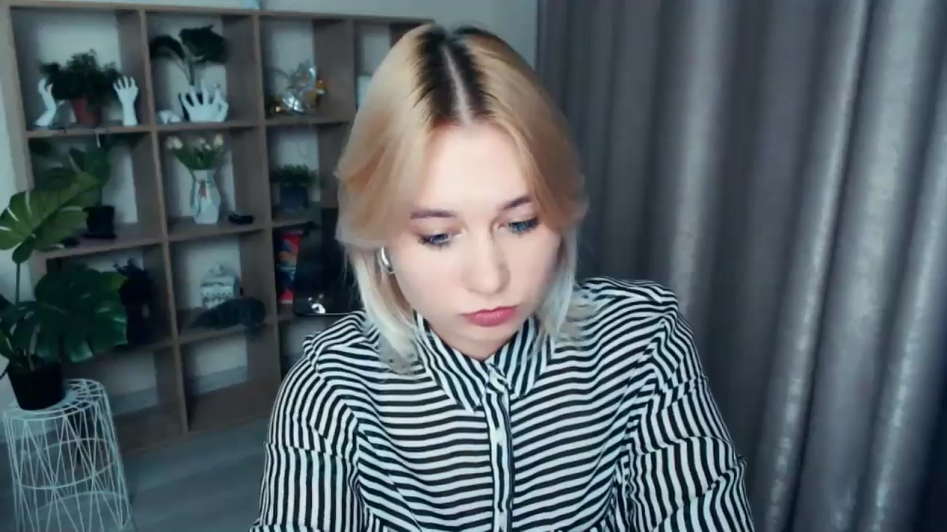 Gallery image thumbnail from Kukla_kolduna's myfreecams stream on, 11/09/2024, 16:58 image 12 of 20