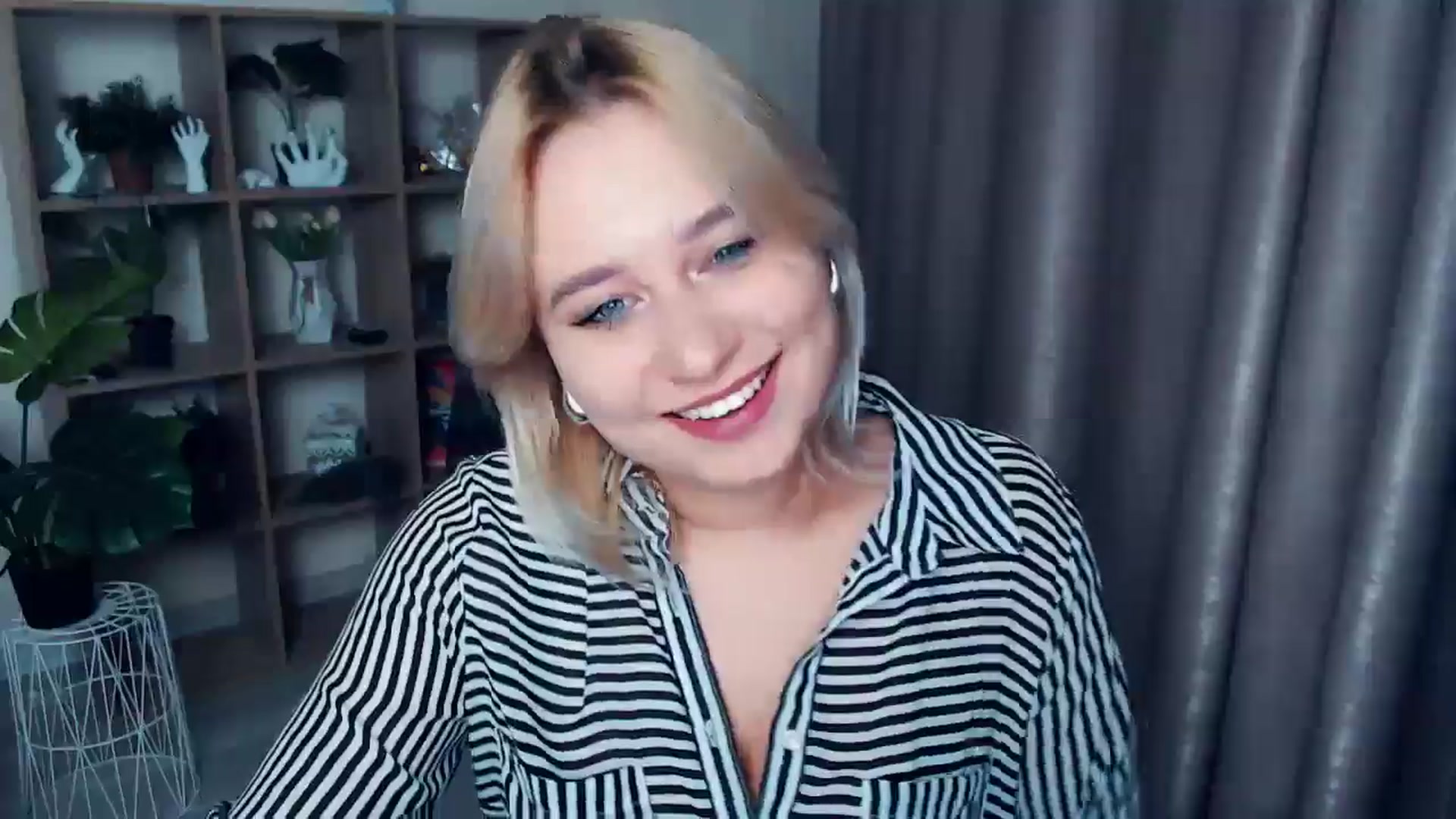 Gallery image thumbnail from Kukla_kolduna's myfreecams stream on, 11/09/2024, 16:58 image 19 of 20