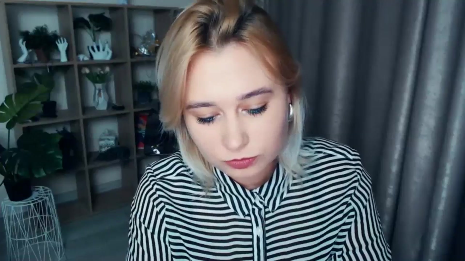 Gallery image thumbnail from Kukla_kolduna's myfreecams stream on, 11/09/2024, 16:58 image 11 of 20
