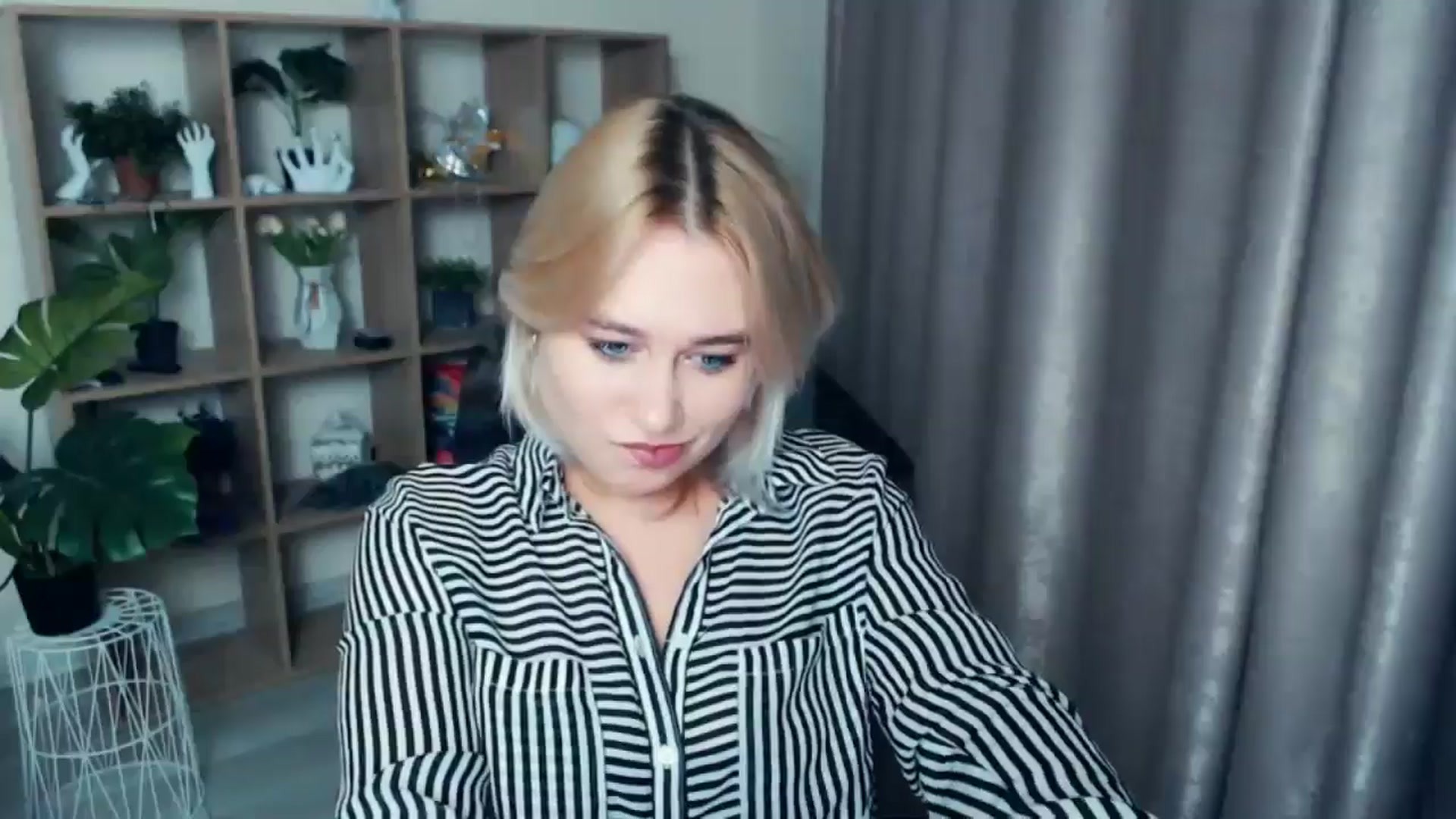 Gallery image thumbnail from Kukla_kolduna's myfreecams stream on, 11/09/2024, 16:58 image 7 of 20