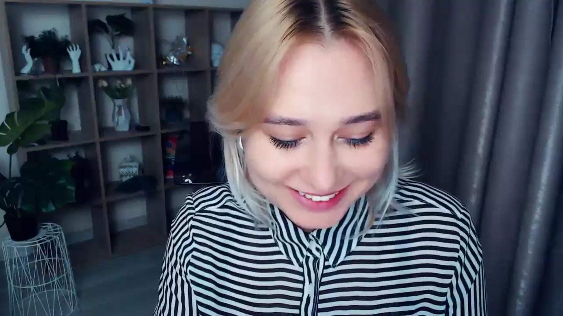 Gallery image thumbnail from Kukla_kolduna's myfreecams stream on, 11/09/2024, 18:05 image 13 of 20