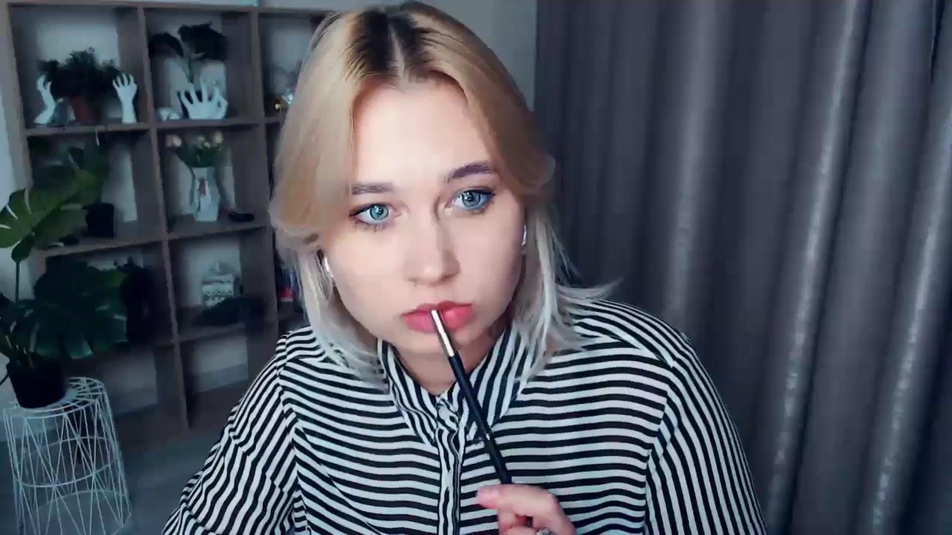 Gallery image thumbnail from Kukla_kolduna's myfreecams stream on, 11/09/2024, 18:05 image 5 of 20