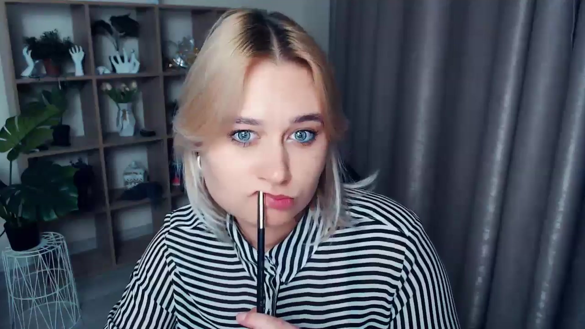 Gallery image thumbnail from Kukla_kolduna's myfreecams stream on, 11/09/2024, 18:05 image 6 of 20