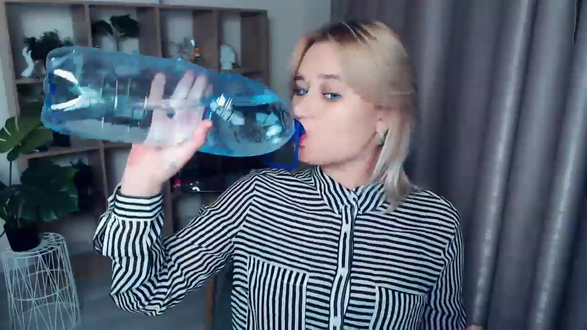 Gallery image thumbnail from Kukla_kolduna's myfreecams stream on, 11/09/2024, 18:05 image 4 of 20