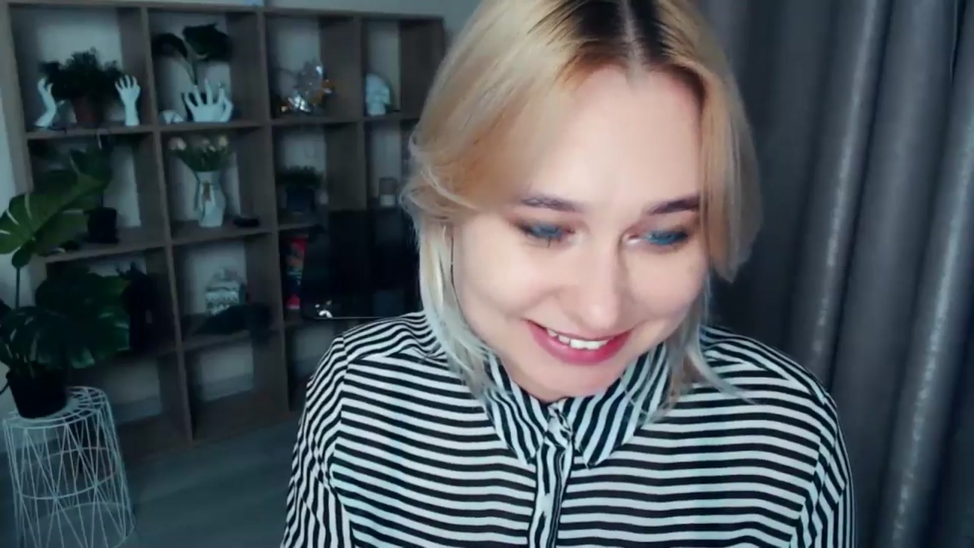 Gallery image thumbnail from Kukla_kolduna's myfreecams stream on, 11/09/2024, 18:05 image 18 of 20