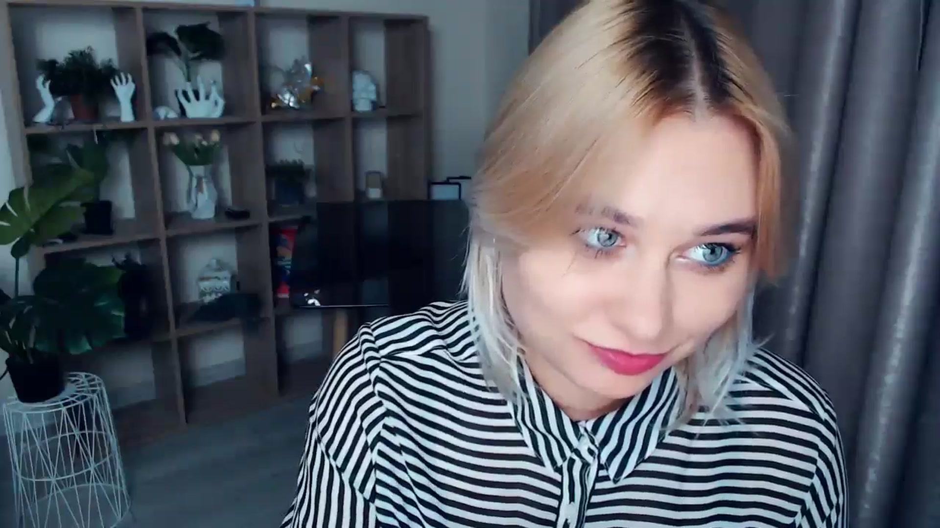 Gallery image thumbnail from Kukla_kolduna's myfreecams stream on, 11/09/2024, 18:05 image 3 of 20