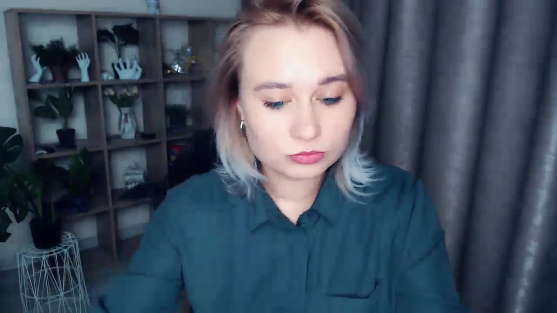 Gallery image thumbnail from Kukla_kolduna's myfreecams stream on, 11/10/2024, 16:52 image 10 of 20
