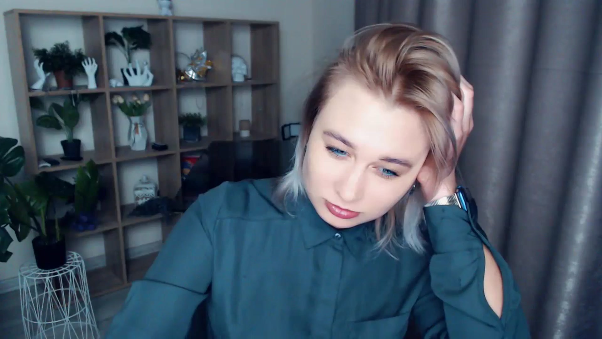 Gallery image thumbnail from Kukla_kolduna's myfreecams stream on, 11/10/2024, 16:52 image 2 of 20