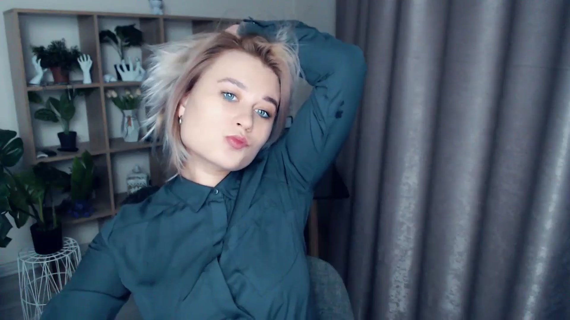 Gallery image thumbnail from Kukla_kolduna's myfreecams stream on, 11/10/2024, 16:52 image 8 of 20